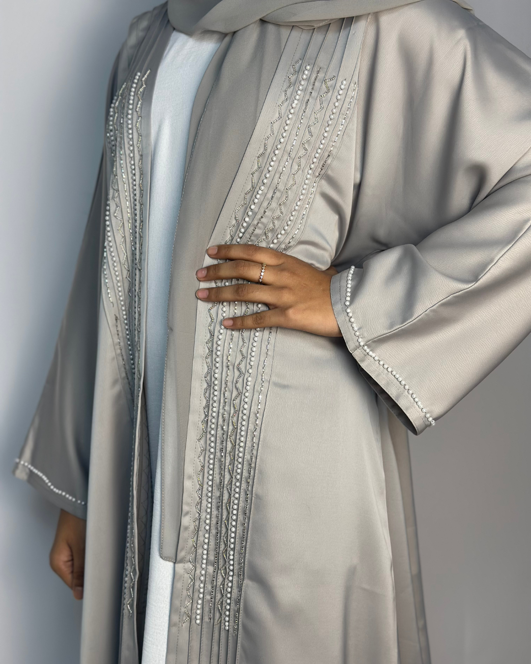 PEARL EMBELLISHED 4 PIECE - LIGHT GREY - Modesty
