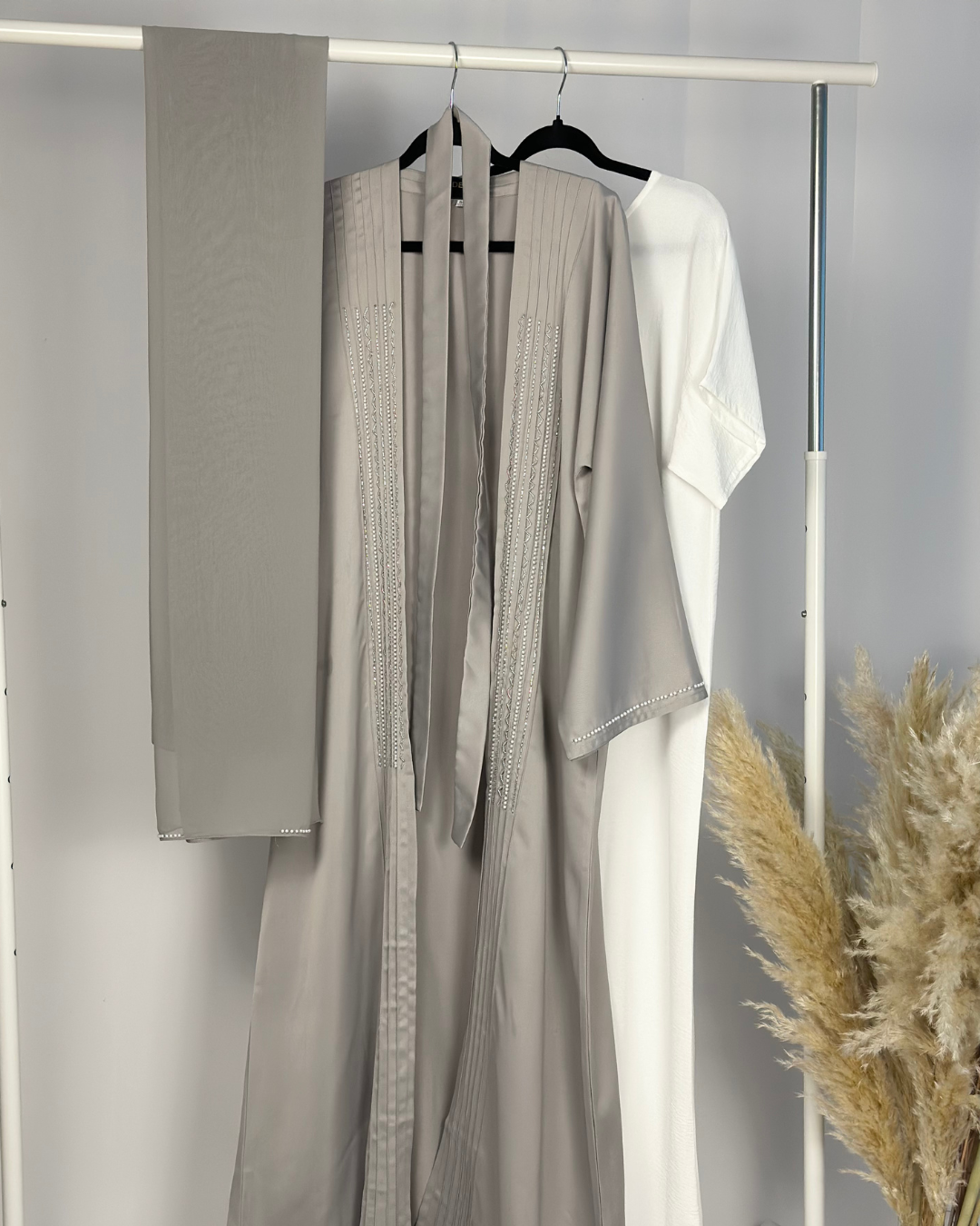 PEARL EMBELLISHED 4 PIECE - LIGHT GREY - Modesty