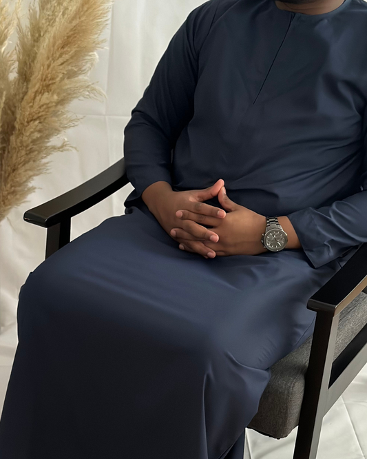 MODERN EMIRATI THOBE - NAVY - Modesty