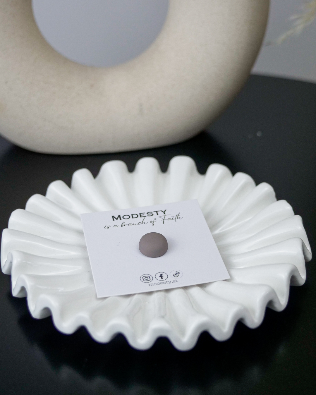 HIJAB MAGNET - GREIGE - Modesty